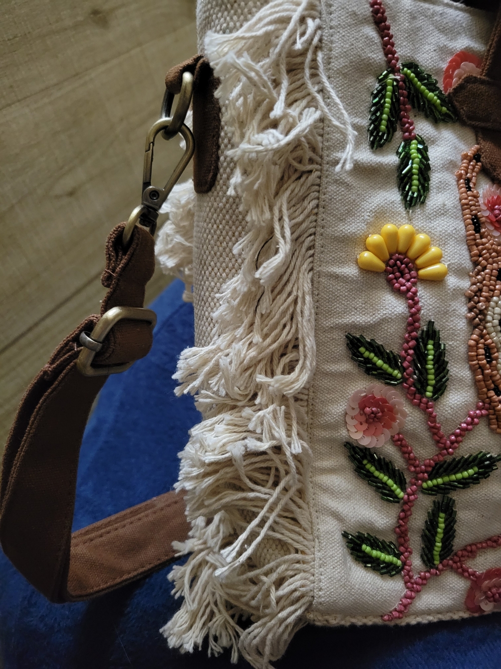 Beaded Beige Fringe Crossbody Bag with Floral & Animal Embroidery - Picture 3 of 5